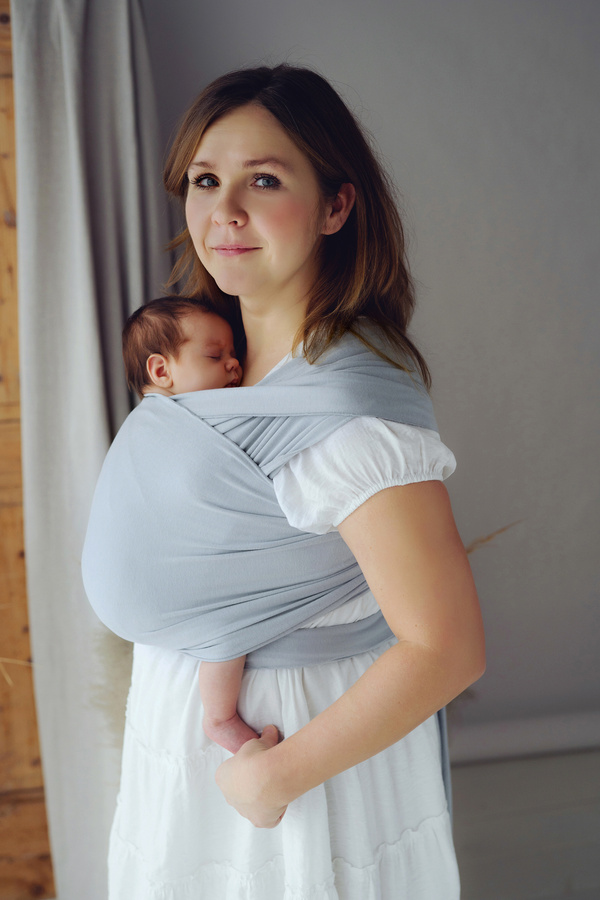Stretchy Baby Wrap Misty Grey DEMO – Light grey cotton baby sling for newborns