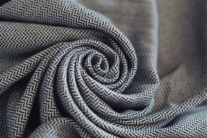 Baby Sling Zen Path size 5 – Black & White Woven Wrap with Recycled Cotton