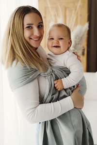 Gray Moonstone M – a ring sling for parents who value simplicity