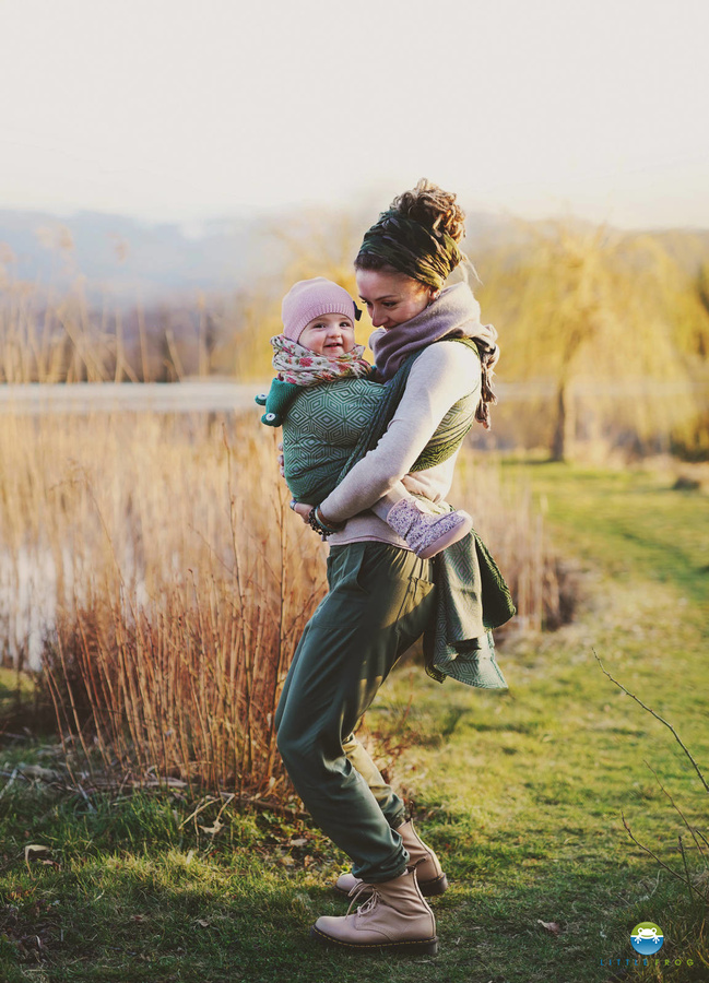 Baby Sling Mossy Cube size 4