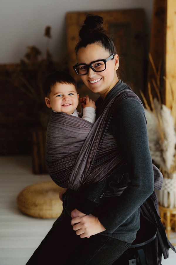 Brown Bronzite baby wrap – a universal choice for everyday babywearing, size 6