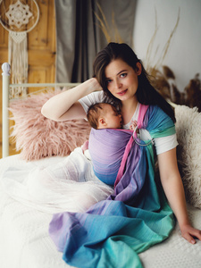Bamboo Zircon M – a colourful, breathable ring sling ideal for summer
